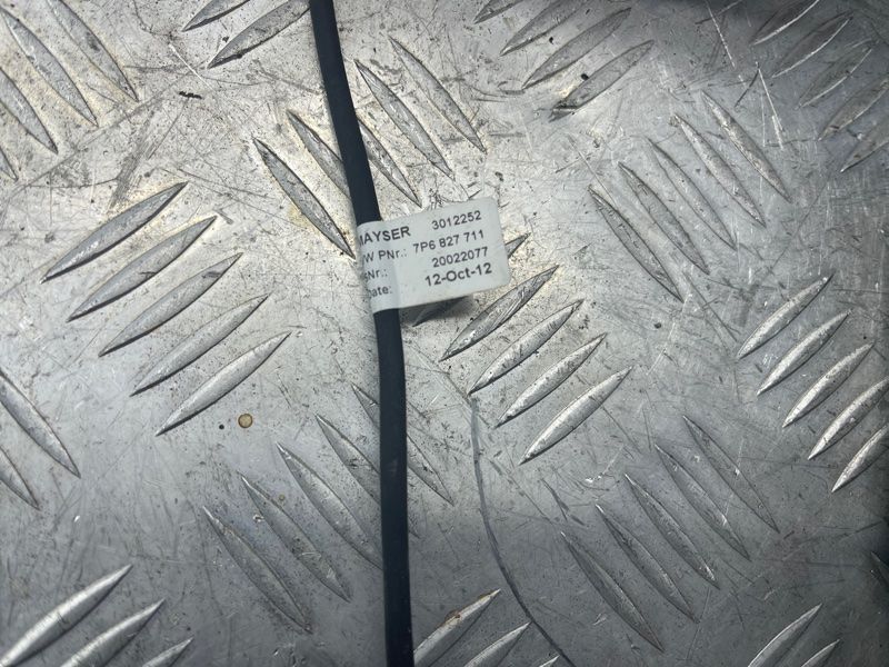 Привідний блок кришки багажника 7P6827851DIIT Volkswagen Touareg Volkswagen Touareg