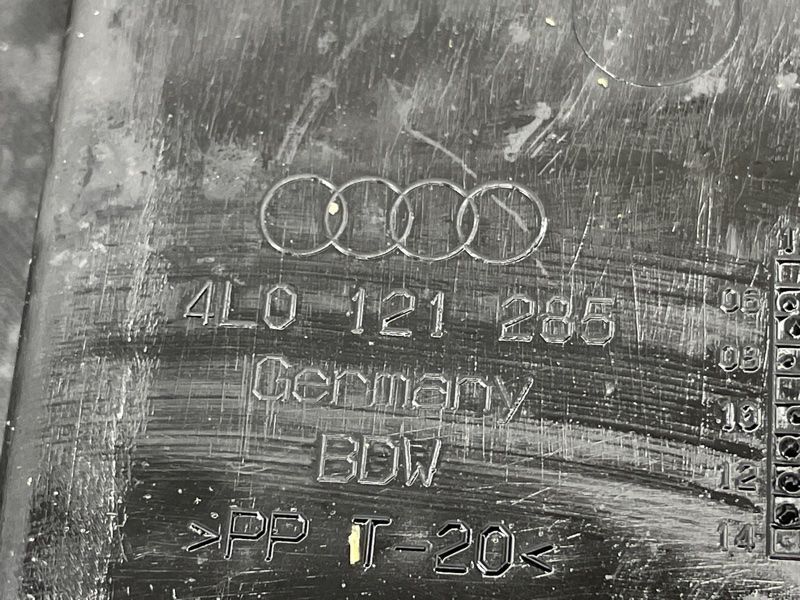 Повітропровід радіатора 4L0121285 Audi Q7