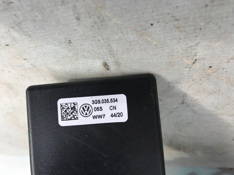 Підсилювач заднього бампера 5NA807311 Volkswagen Tiguan