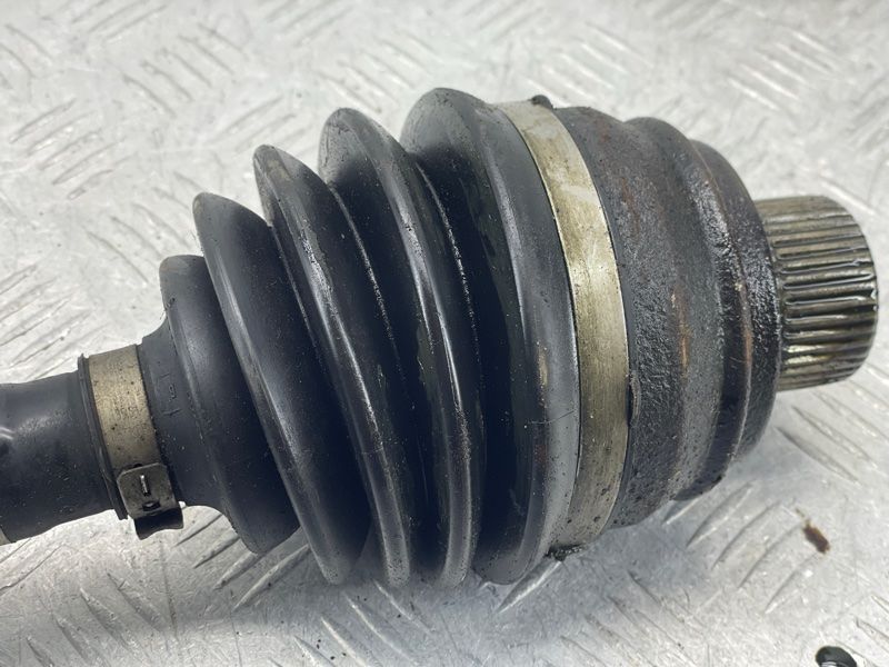 Полуось 8K0407271AJ Audi S4
