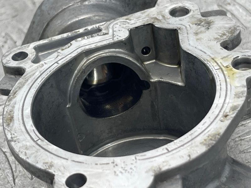 Корпус паливного насосу 06E103535D Audi A7 Audi A4, Audi A5, Audi A6, Audi A7, Audi A8, Audi Q7, Audi S4, Audi S5, Audi S6, Audi S8
