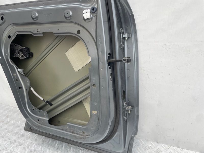 Дверь 32321822 Volvo XC90