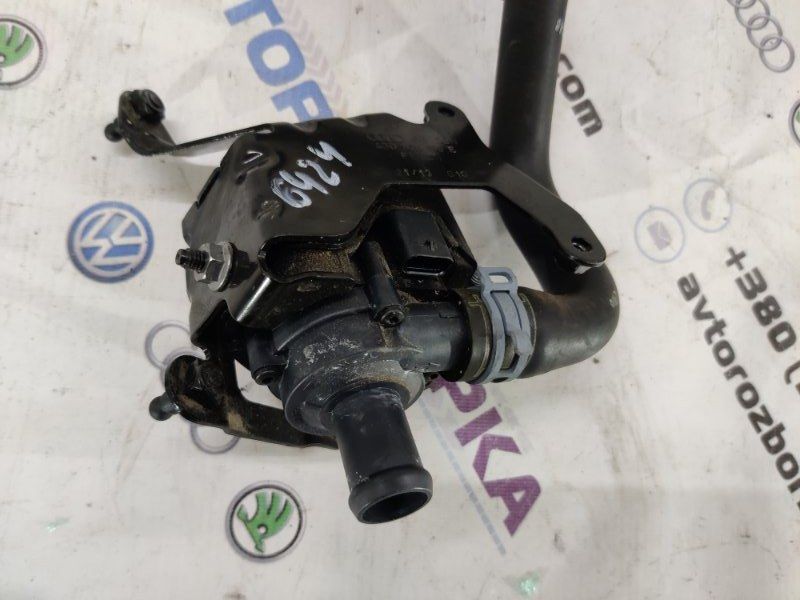 Дополнительный насос ОЖ / Помпа 059121012A Audi A7