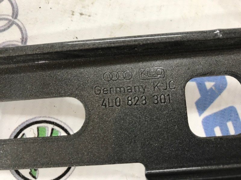 Петля капота 4L0823301 Audi Q7