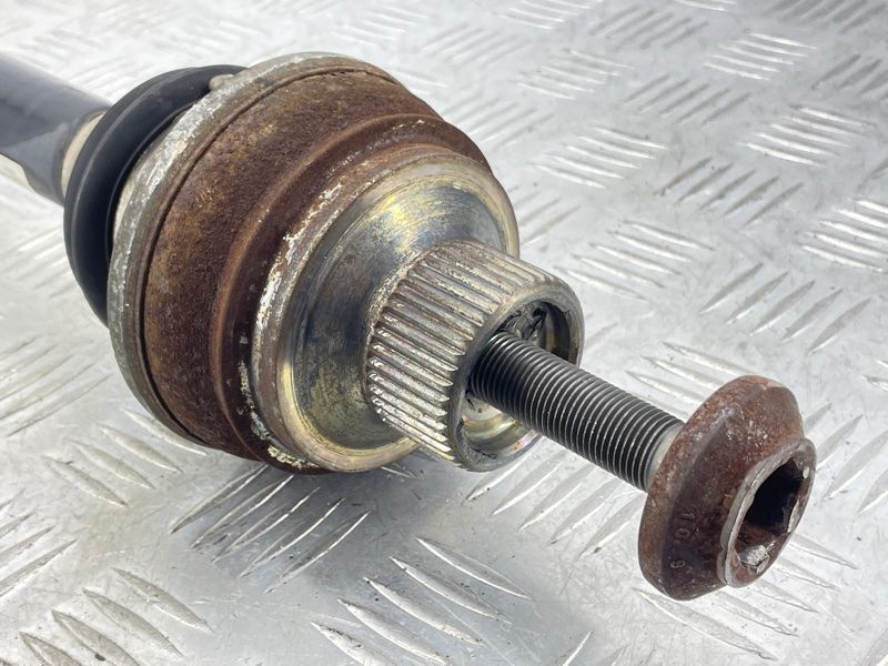 Піввісь 8R0501203C Audi Q5