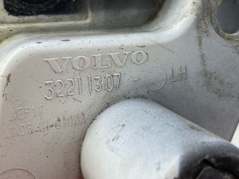 Кріплення крила Volvo XC60