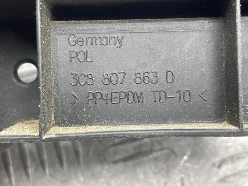 Направляющая / Крепление / Кронштейн бампера 3C8807863D Volkswagen CC