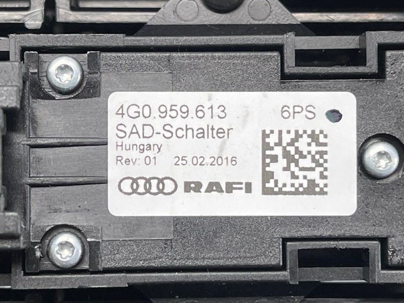 Плафон освітлення салону Audi A6