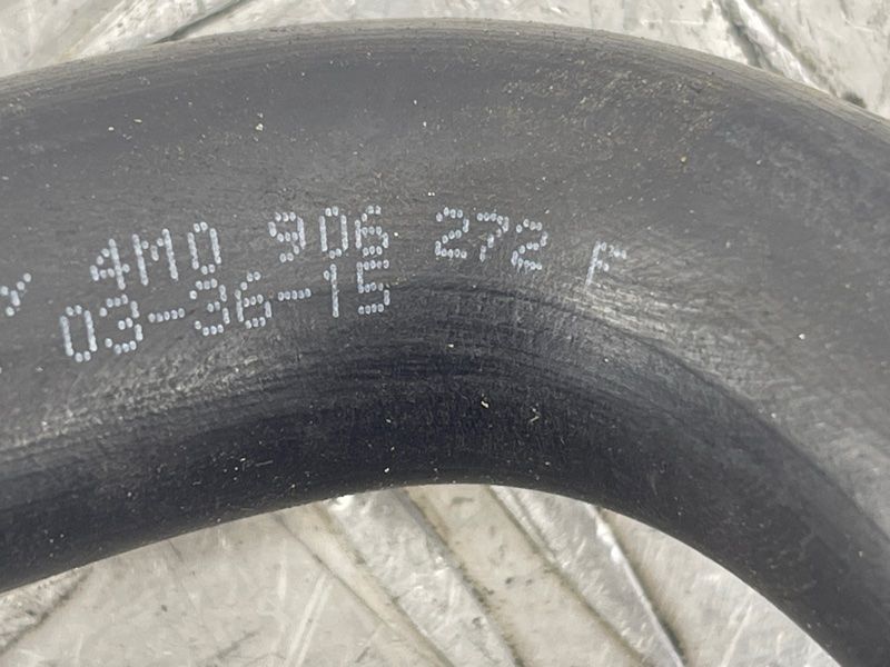 Шланг / Трубка 4M0906272F Audi Q7