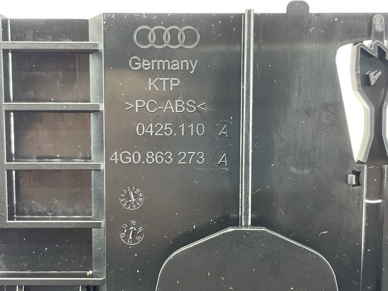 Ящик центральної консолі 4G0863273A Audi A7