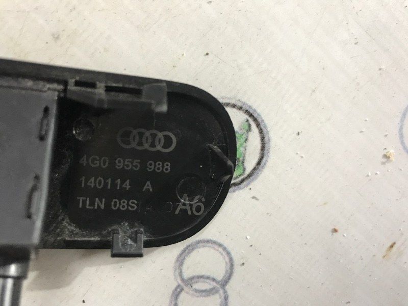 Форсунка омивача лобового скла 4G0955988 Audi A6