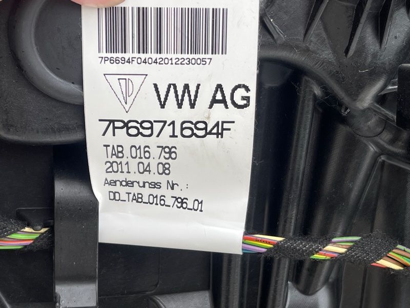Дверь 7P0833055A Volkswagen Touareg