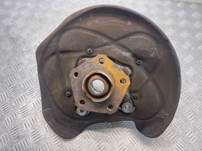 Поворотний кулак задній правий 4M0505432Q Audi Q7 Audi Q7, Audi Q8, Audi RS Q8, Audi SQ7, Audi SQ8