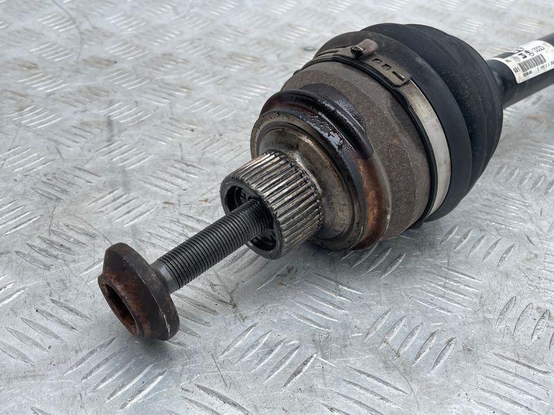 Привідний вал передній 4G0407271F Audi Q5 Audi A6, Audi A7, Audi A8, Audi Q5, Audi RS7, Audi S6, Audi S7, Audi S8, Audi SQ5