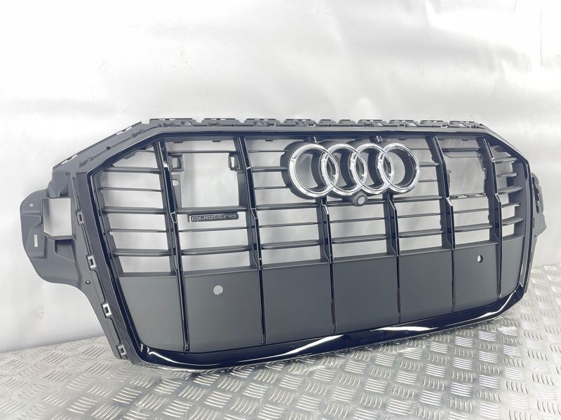 Решітка радіатора 4M0853651AGVMZ Audi Q7