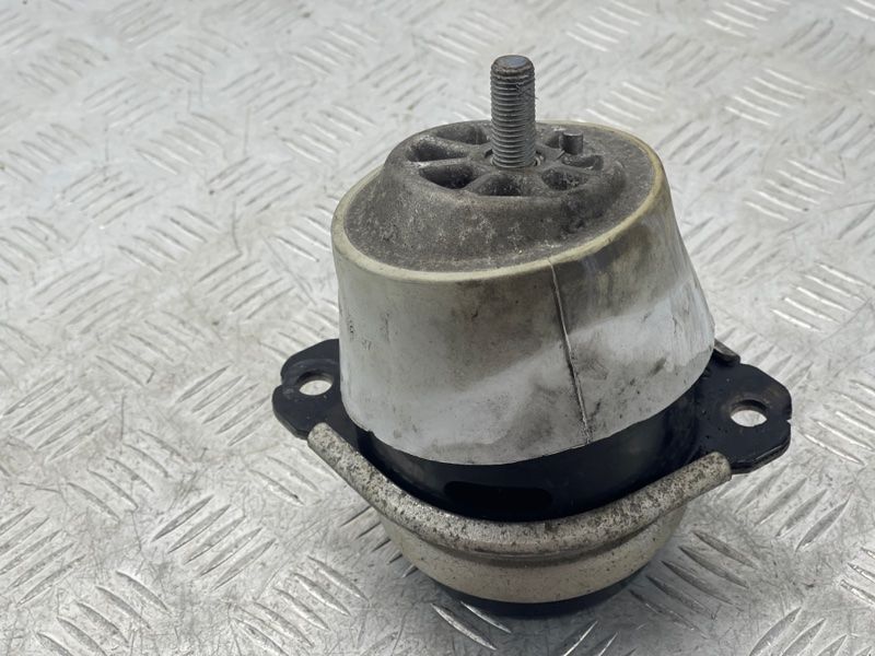 Опора / подушка двигуна 7L8199131A Audi Q7