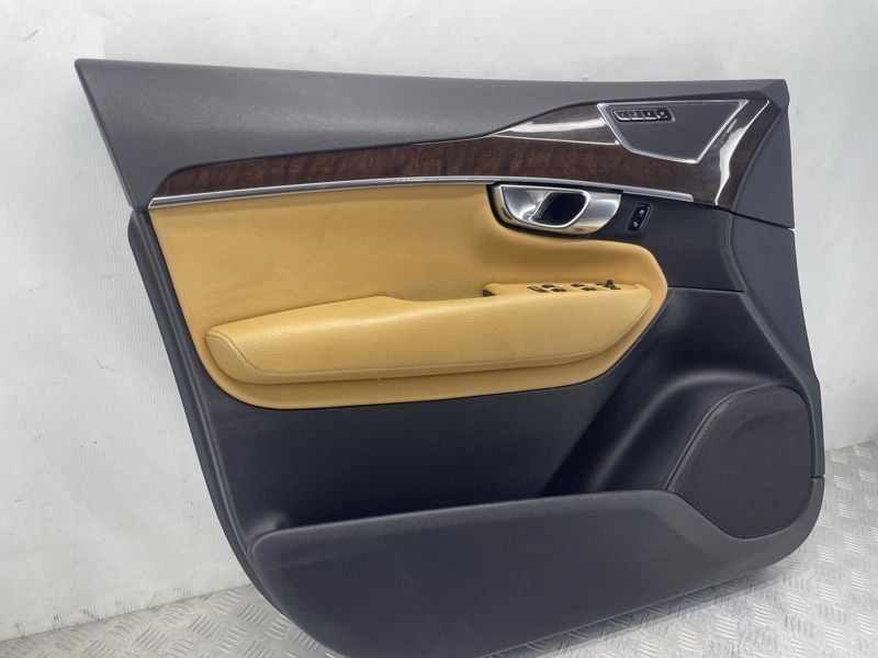 Карта / Обшивка двери Volvo XC90
