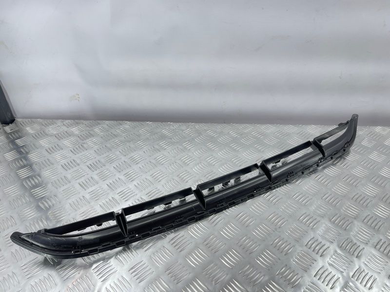 Решетка переднего бампера нижняя s-line 4L0807683E01C Audi Q7