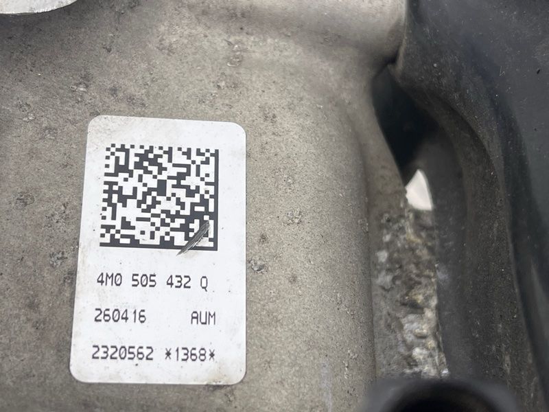 Поворотний кулак задній правий 4M0505432Q Audi Q7 Audi Q7, Audi Q8, Audi RS Q8, Audi SQ7, Audi SQ8