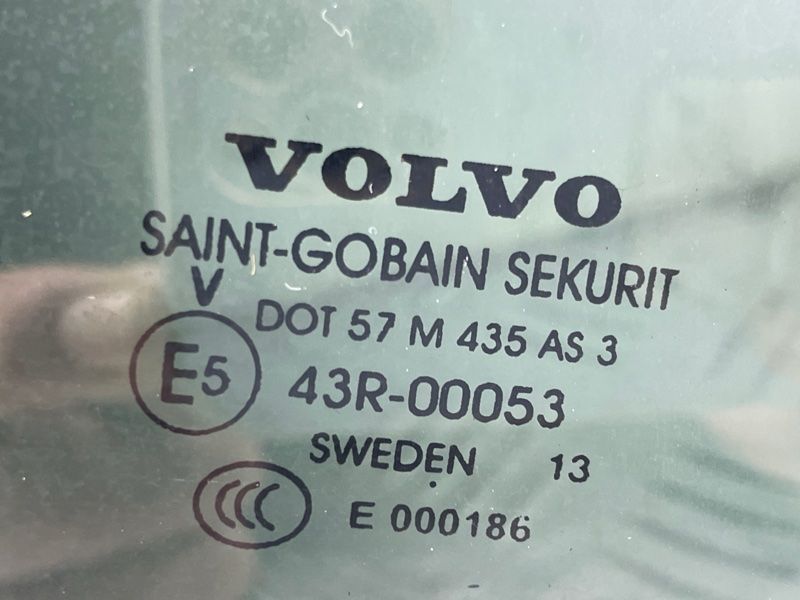 Скло дверей 30745622 Volvo XC60