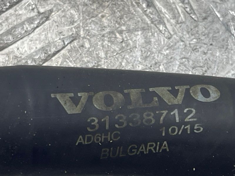 Патрубок системи охолодження 31338712 Volvo XC90