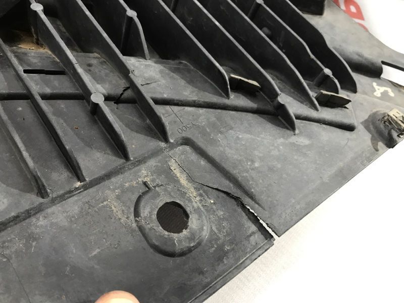 Защита переднего бампера 4G0807611E Audi A6