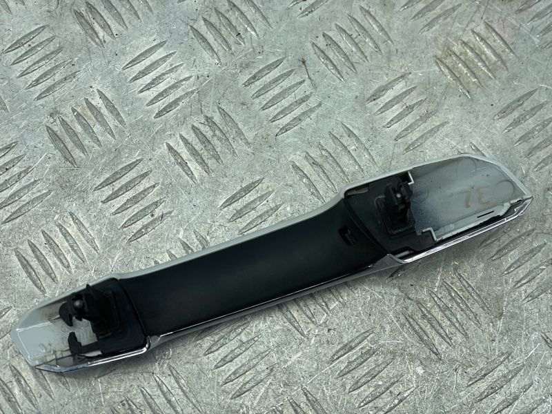 Ручка дверей зовнішня 8W1837239D Audi A4 Allroad