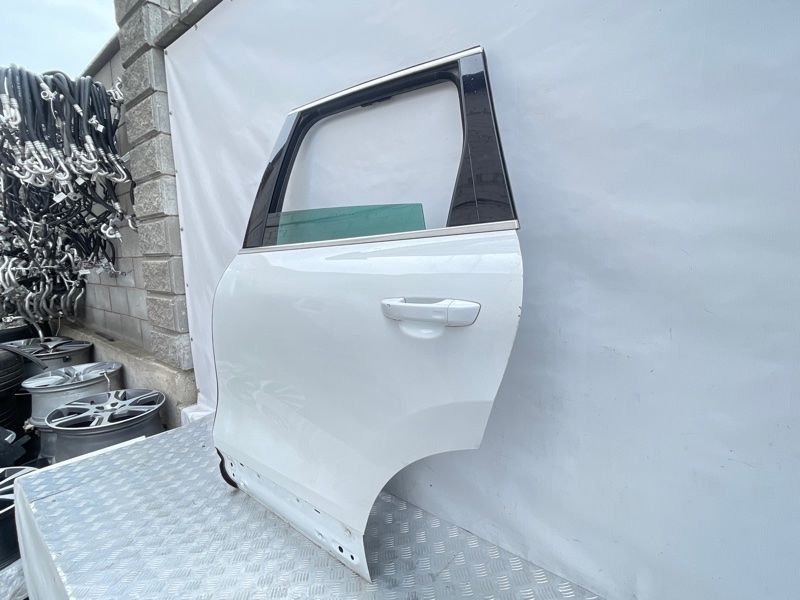 Дверь 7P0833055A Volkswagen Touareg