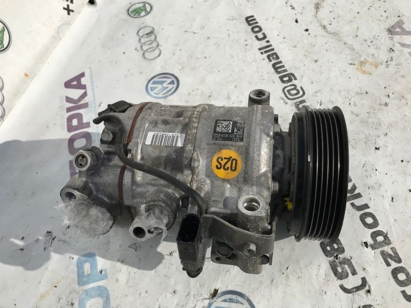 Компрессор кондиционера 4M0820803A Audi A7