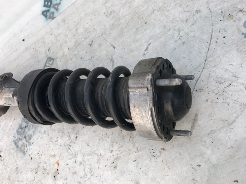Стійка амортизатора в зборі з пружиною 7P6413031AN Volkswagen Touareg