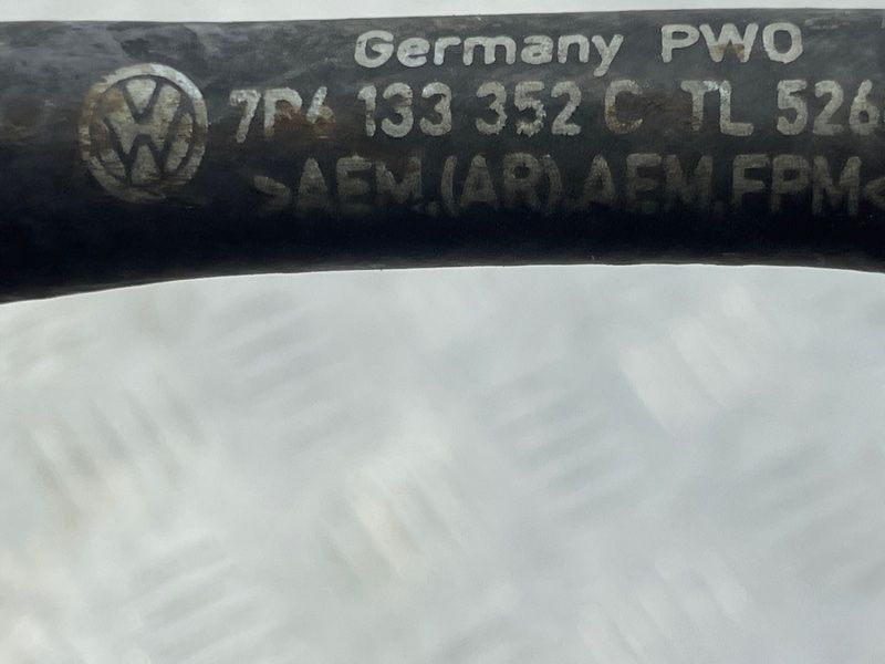 Шланг соединительный 7P6133352C Volkswagen Touareg