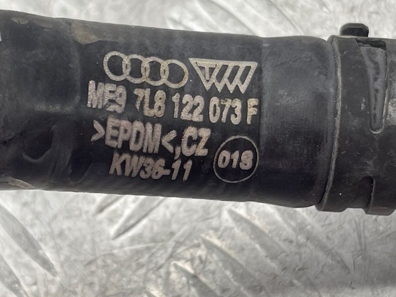 Шланг системи охолодження 7L8122073F Audi Q7