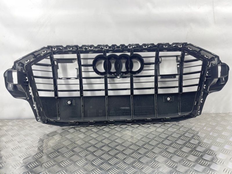 Решітка радіатора 4M0853651AGVMZ Audi Q7