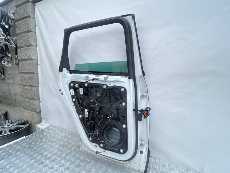 Дверь 7P0833055A Volkswagen Touareg