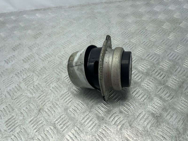 Опора / подушка двигуна 7L8199131A Audi Q7