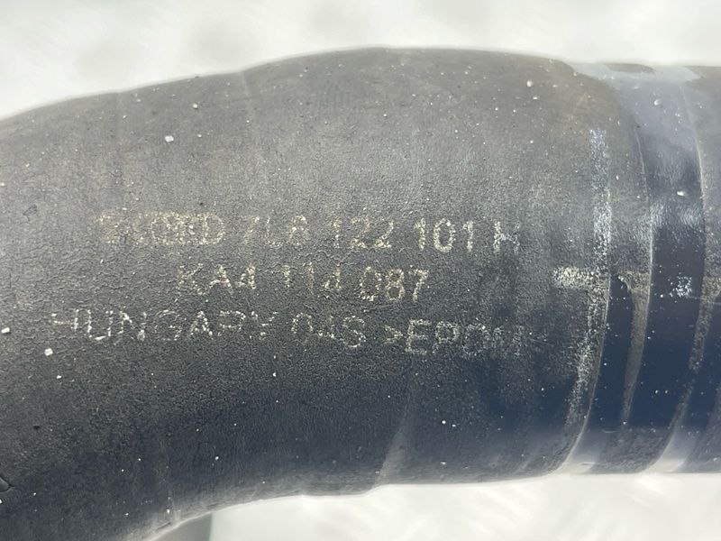 Патрубок системы охлаждения 7L6122101H Volkswagen Touareg