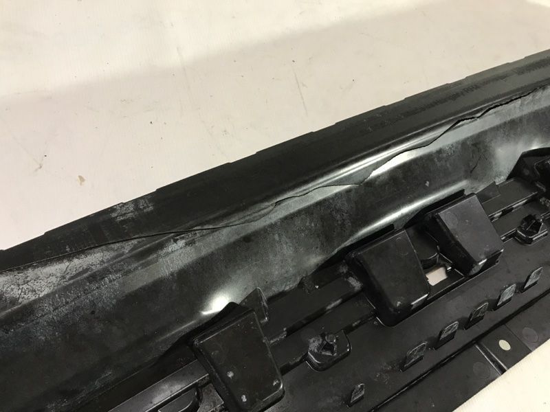 Дефлектор / Защита переднего бампера 4M0807611G Audi Q7