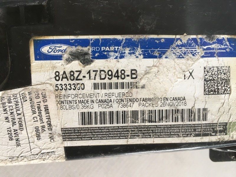 Направляюча / кріплення / кронштейн бампера 8A8Z17D948B Ford Flex