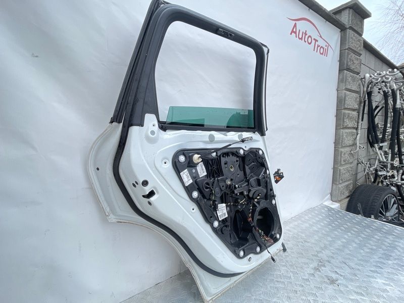 Дверь 7P0833055A Volkswagen Touareg