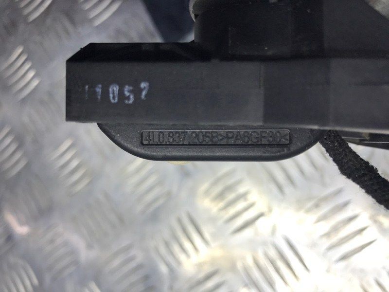 Ручка дверей (keyless) зовнішня Audi Q7