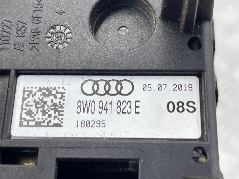 Блок розподільчий 8W0941823E Audi A4
