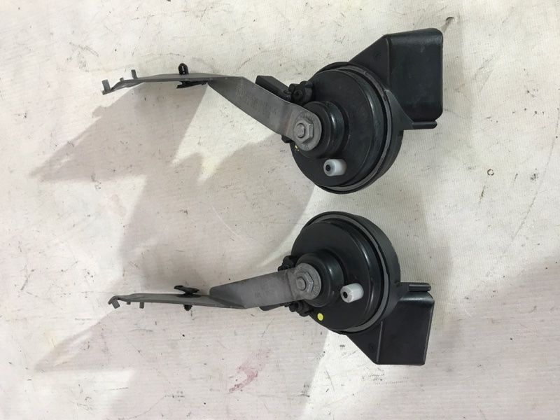 Звуковий сигнал низький 7P6951221A Volkswagen Touareg