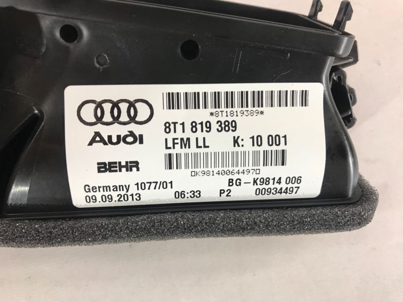 Дефлектор повітропроводу 8T1819389 Audi A4 Allroad