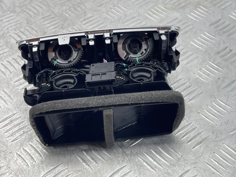 Дефлектор воздуховода центральный 4G0819203C6PS Audi A6