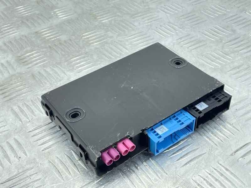 Диагностический интерфейс для шины данных (Gateway) 8W8907468 Audi Q7