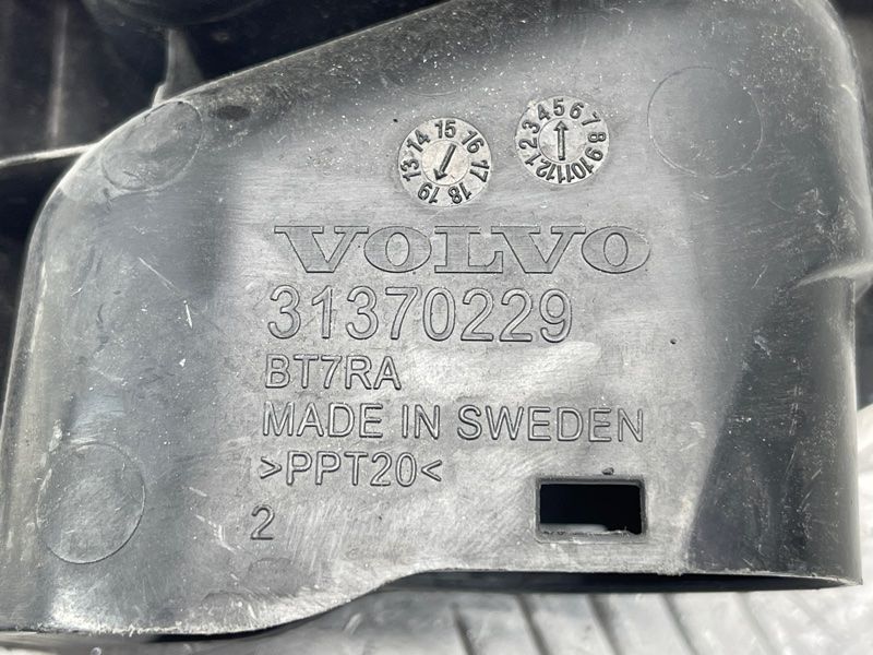 Воздухозаборник Volvo XC60