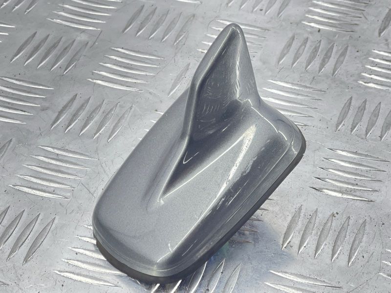 Антена на дах 4M0035503C Audi Q7 Audi Q5 PHEV, Audi A4, Audi A4 Allroad, Audi A5, Audi A5 Sportback, Audi Q3, Audi Q5, Audi Q7, Audi RS5, Audi RS5 Sportback, Audi S4, Audi S5, Audi S5 Sportback, Audi SQ5