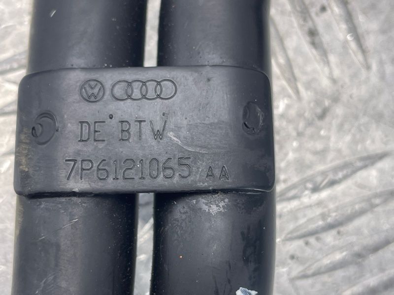 Трубка води Volkswagen Touareg