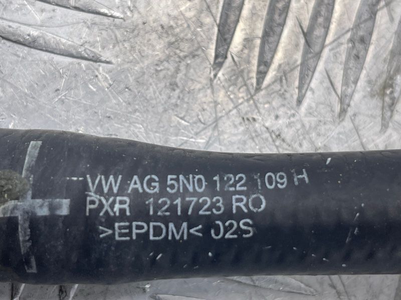 Патрубок 5N0122109H Audi Q3