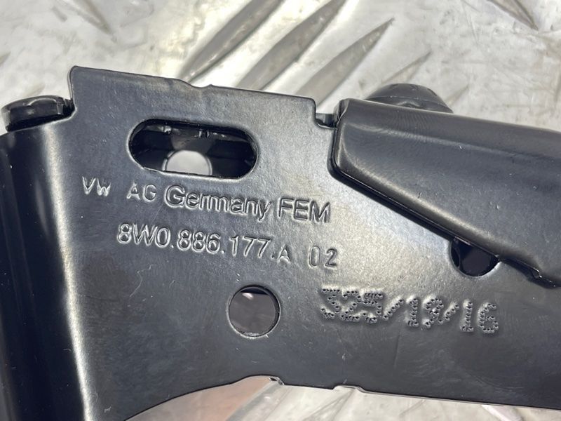 Крепление сиденья 8W0886177A Audi A6